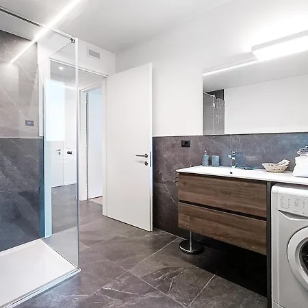 Apartment Svaizer Con Giardino Privato Male